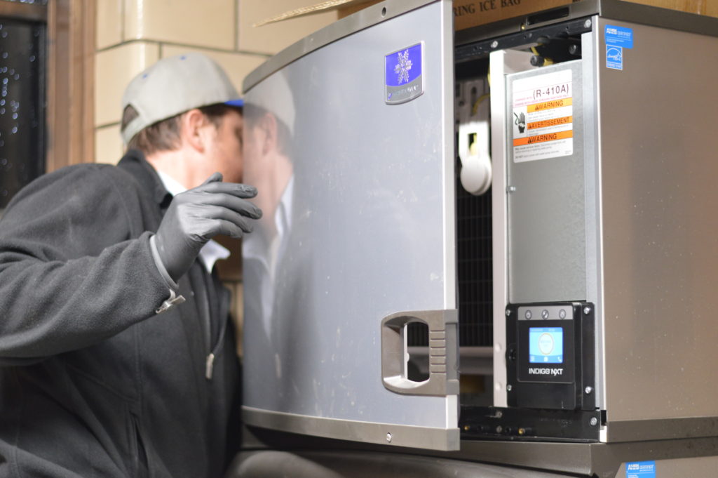 ice-machine-cleaning-repair-service-in-Kansas-City